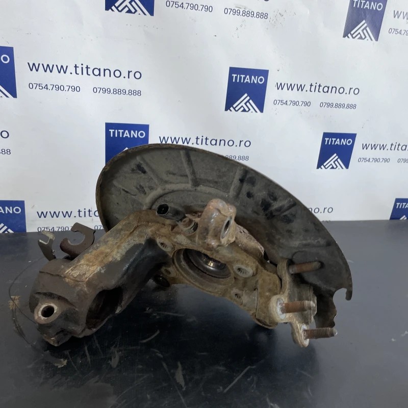 Fuzeta dreapta fata / Volkswagen Tiguan 5N facelift 2012 / Directie si suspensie