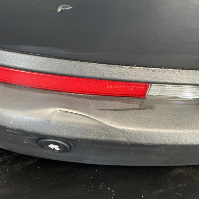 Bara spate / Volkswagen Tiguan 5N facelift 2012 / Caroserie, oglinzi si faruri
