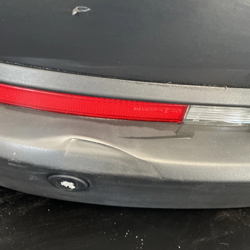 Bara spate / Volkswagen Tiguan 5N facelift 2012 / Caroserie, oglinzi si faruri