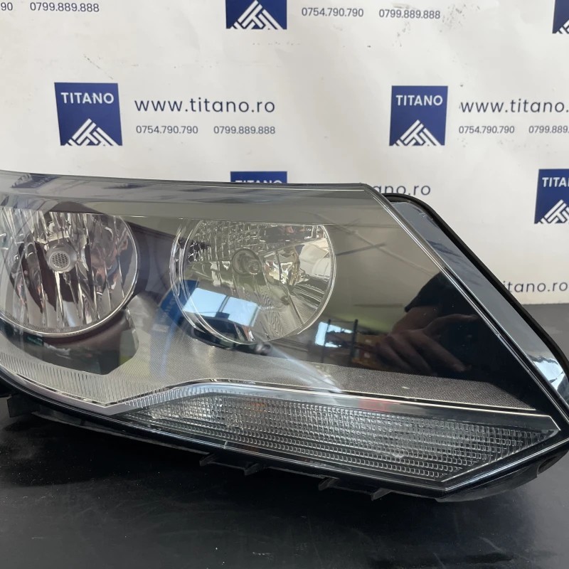 Far dreapta / Volkswagen Tiguan 5N facelift 2012 / Caroserie, oglinzi si faruri