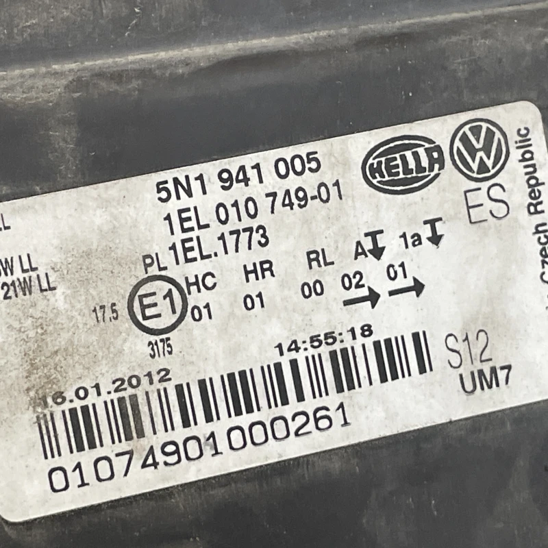 Far stanga / Volkswagen Tiguan 5N facelift 2012 / Caroserie, oglinzi si faruri