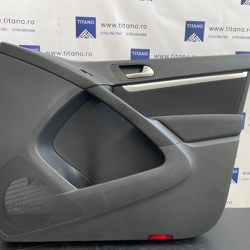 Panou tapiterie usa dreapta fata / Volkswagen Tiguan 5N facelift 2012 / Interior