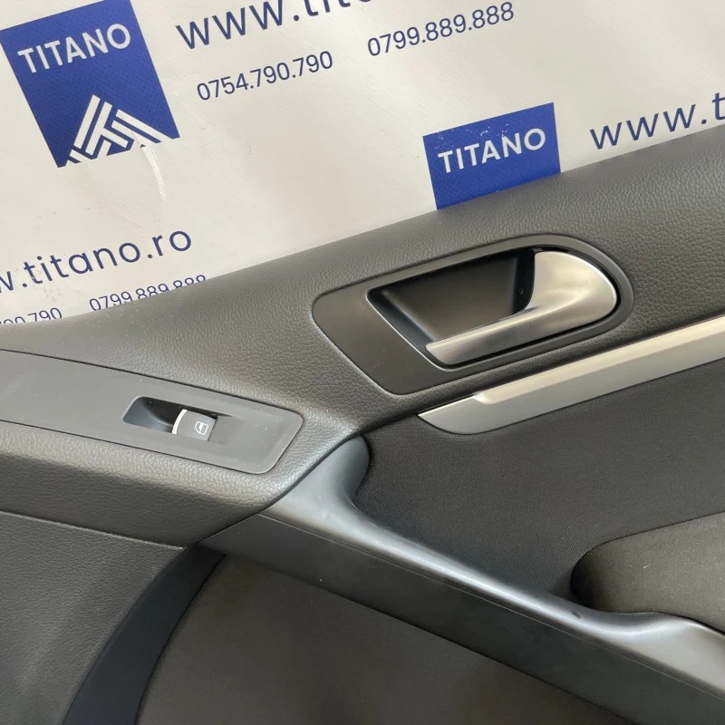 Panou tapiterie usa dreapta fata / Volkswagen Tiguan 5N facelift 2012 / Interior