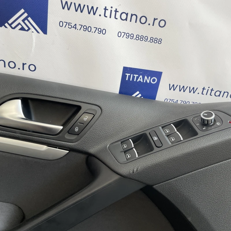 Panou tapiterie usa stanga fata / Volkswagen Tiguan 5N facelift 2012 / Interior