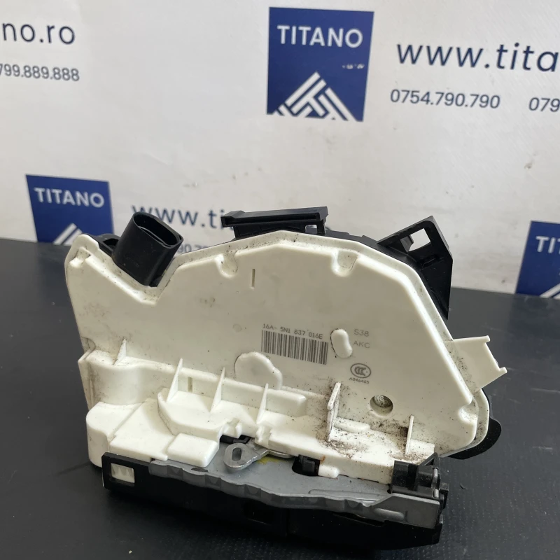Iala broasca usa dreapta fata / Volkswagen Tiguan 5N facelift 2012 / Caroserie, oglinzi si faruri