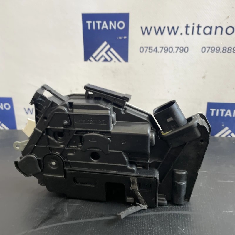 Iala broasca usa dreapta fata / Volkswagen Tiguan 5N facelift 2012 / Caroserie, oglinzi si faruri