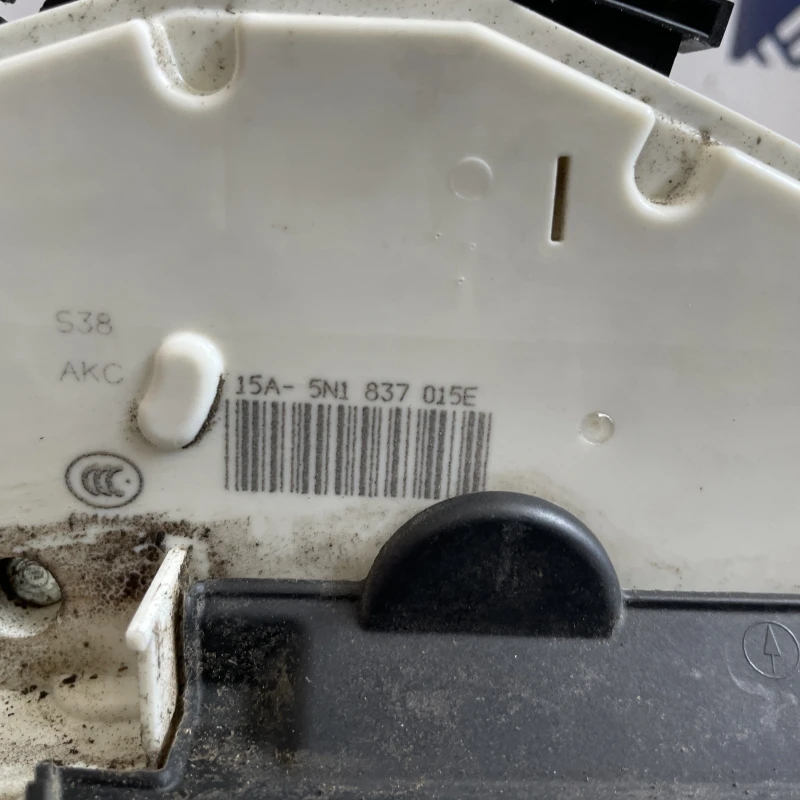 Iala broasca usa stanga fata / Volkswagen Tiguan 5N facelift 2012 / Caroserie, oglinzi si faruri