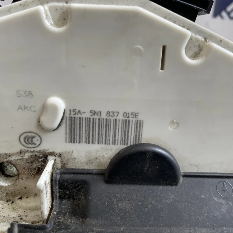 Iala broasca usa stanga fata / Volkswagen Tiguan 5N facelift 2012 / Caroserie, oglinzi si faruri