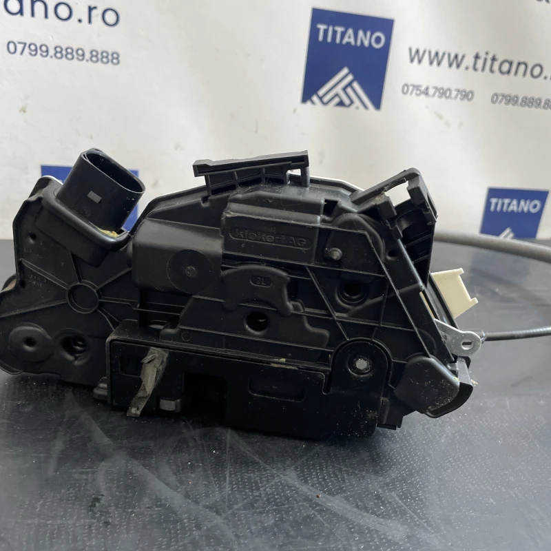 Iala broasca usa stanga fata / Volkswagen Tiguan 5N facelift 2012 / Caroserie, oglinzi si faruri