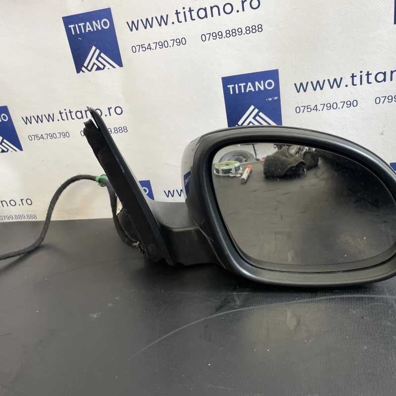 Oglinda dreapta / Volkswagen Tiguan 5N facelift 2012 / Caroserie, oglinzi si faruri