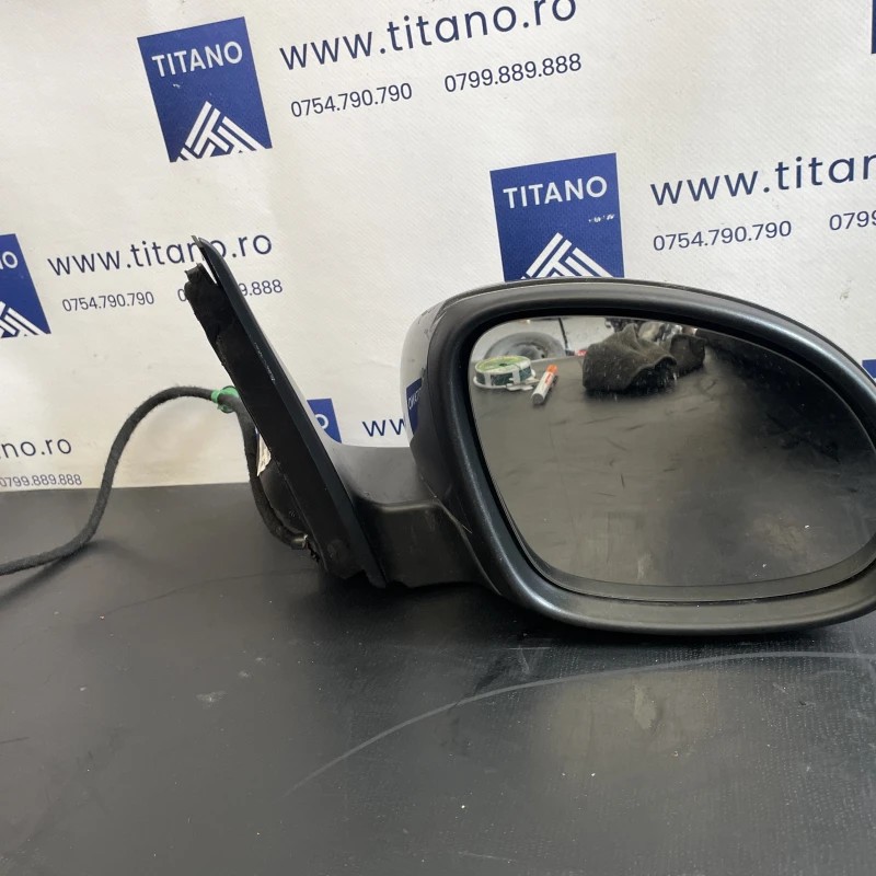 Oglinda dreapta / Volkswagen Tiguan 5N facelift 2012 / Caroserie, oglinzi si faruri