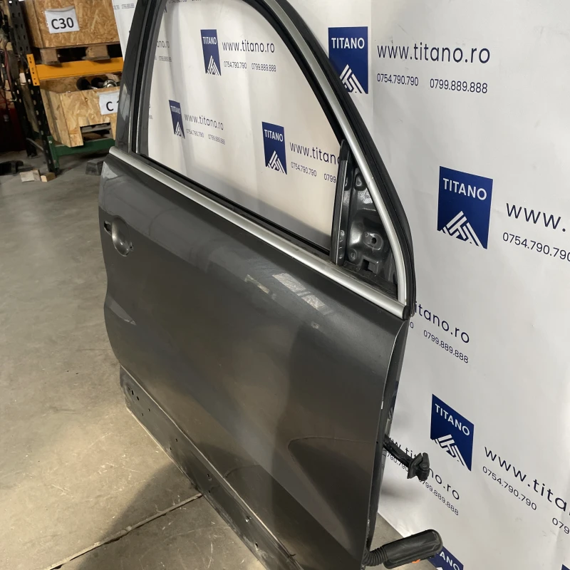 Usa dreapta fata / Volkswagen Tiguan 5N facelift 2012 / Caroserie, oglinzi si faruri
