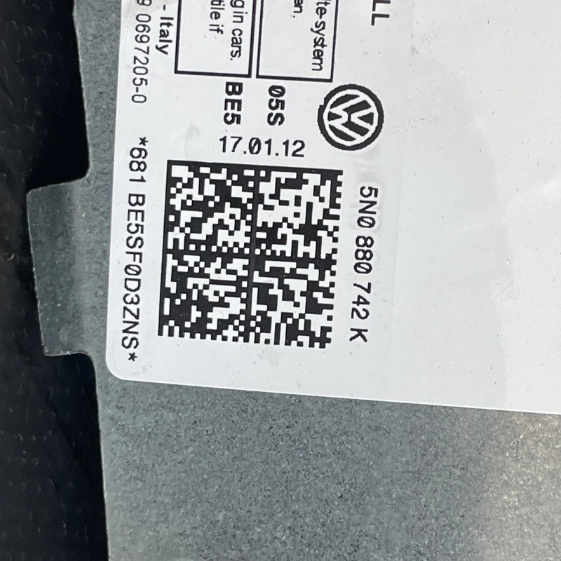 Airbag cortina dreapta / Volkswagen Tiguan 5N facelift 2012 / Interior