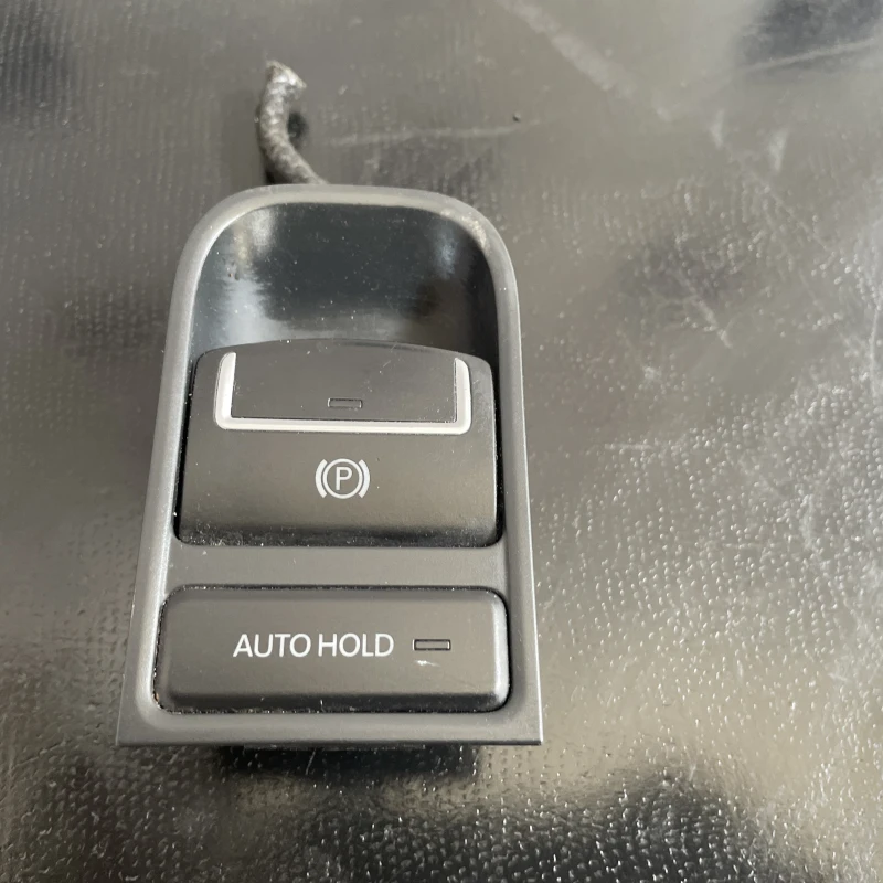 Buton frana de mana / Volkswagen Tiguan 5N facelift 2012 / Interior