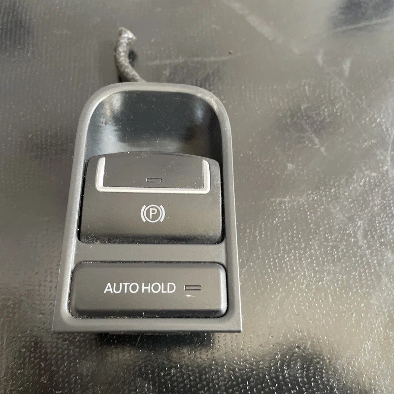 Buton frana de mana / Volkswagen Tiguan 5N facelift 2012 / Audio si electronice