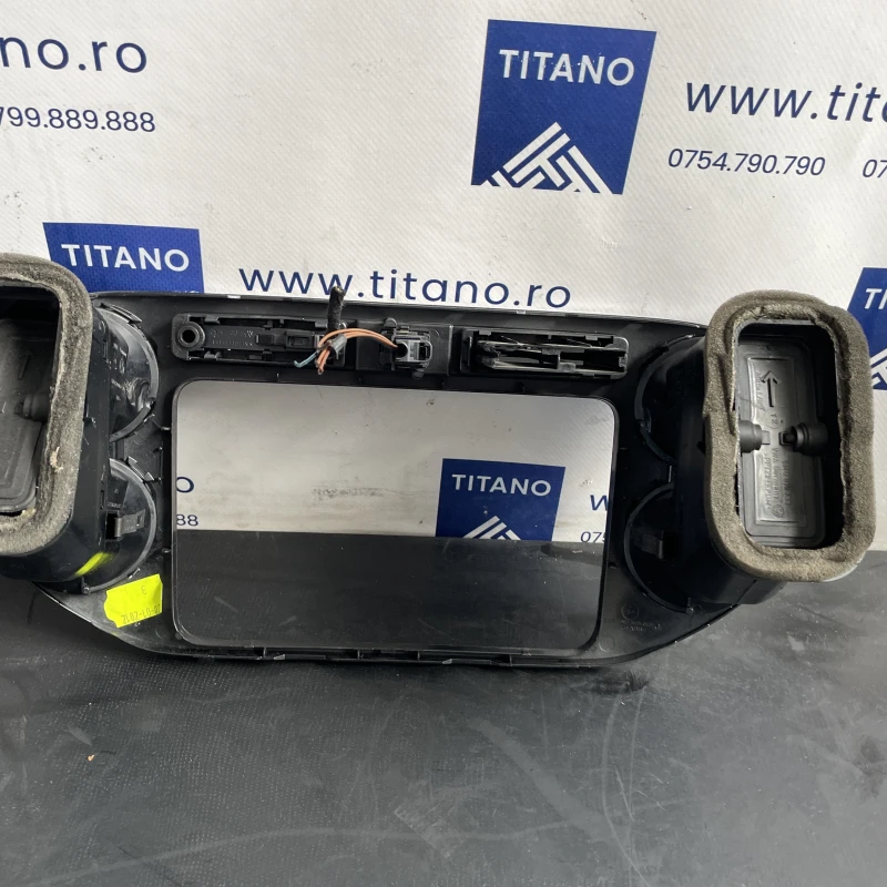 Grila aer bord / Volkswagen Tiguan 5N facelift 2012 / Interior