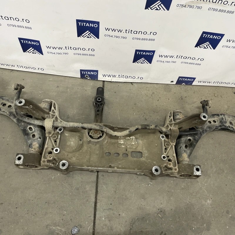 Punte fata jug suport motor / Volkswagen Tiguan 5N facelift 2012 / Directie si suspensie