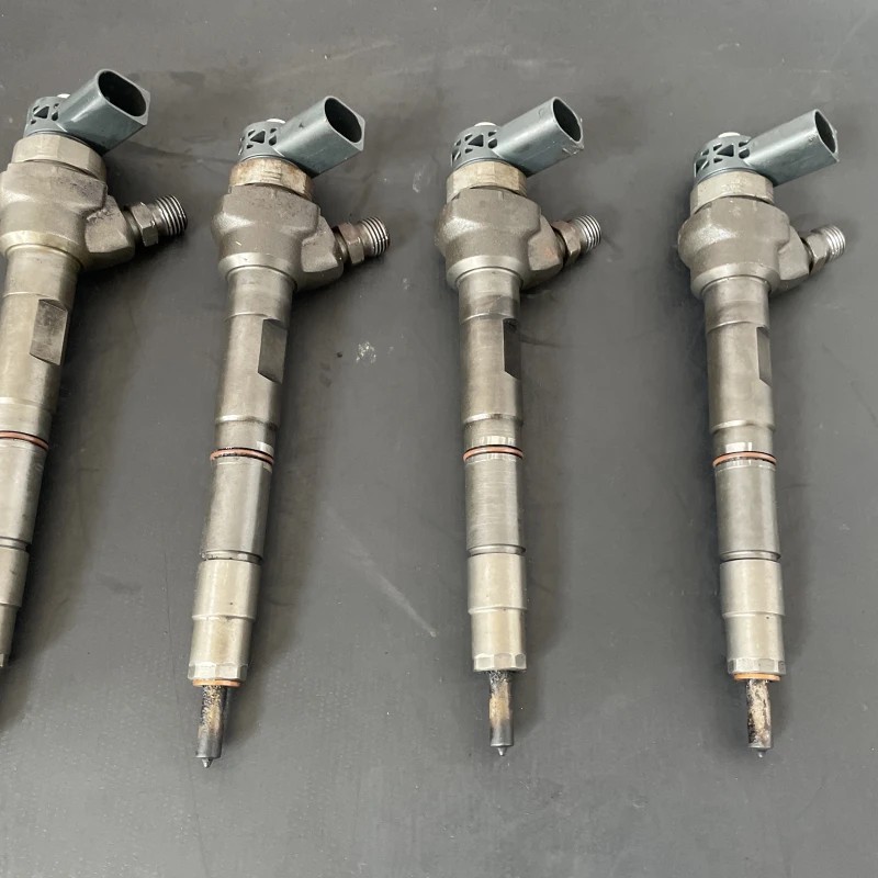 Injector Volkswagen Golf MK6 2011