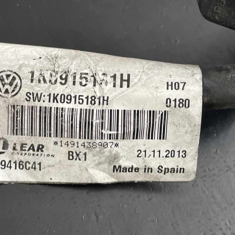 Borna minus / Volkswagen Passat B7 Alltrack 2014 / Audio si electronice