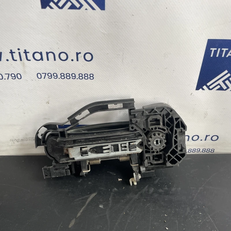 Maner usa stanga fata / Audi A6 C6 2007 / Caroserie, oglinzi si faruri