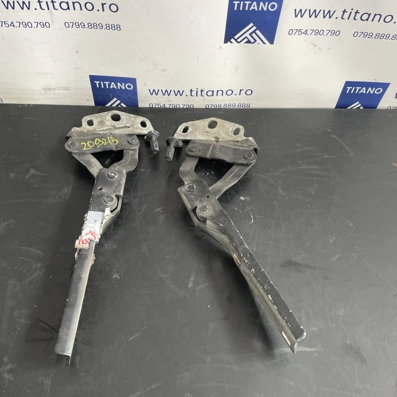Balamale capota / Volkswagen Passat B7 2013 / Caroserie, oglinzi si faruri