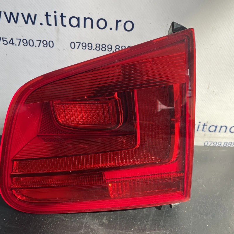 Stop dreapta haion / Volkswagen Tiguan 5N facelift 2012 / Caroserie, oglinzi si faruri