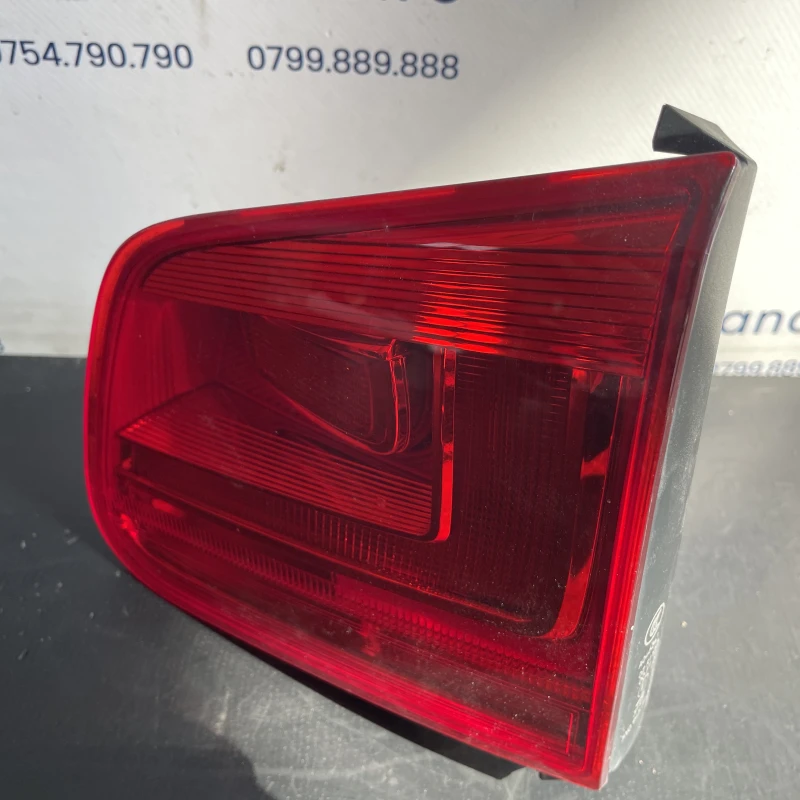 Stop dreapta haion / Volkswagen Tiguan 5N facelift 2012 / Caroserie, oglinzi si faruri