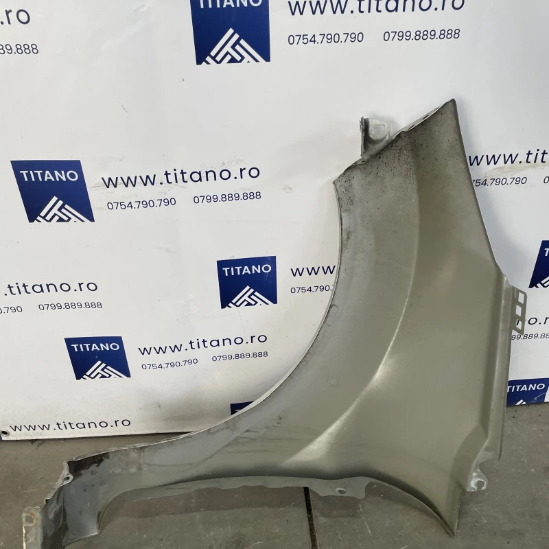 Aripa dreapta fata / Ford Fiesta MK6 2011 / Caroserie, oglinzi si faruri