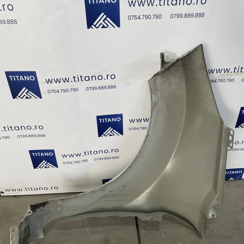 Aripa dreapta fata / Ford Fiesta MK6 2011 / Caroserie, oglinzi si faruri