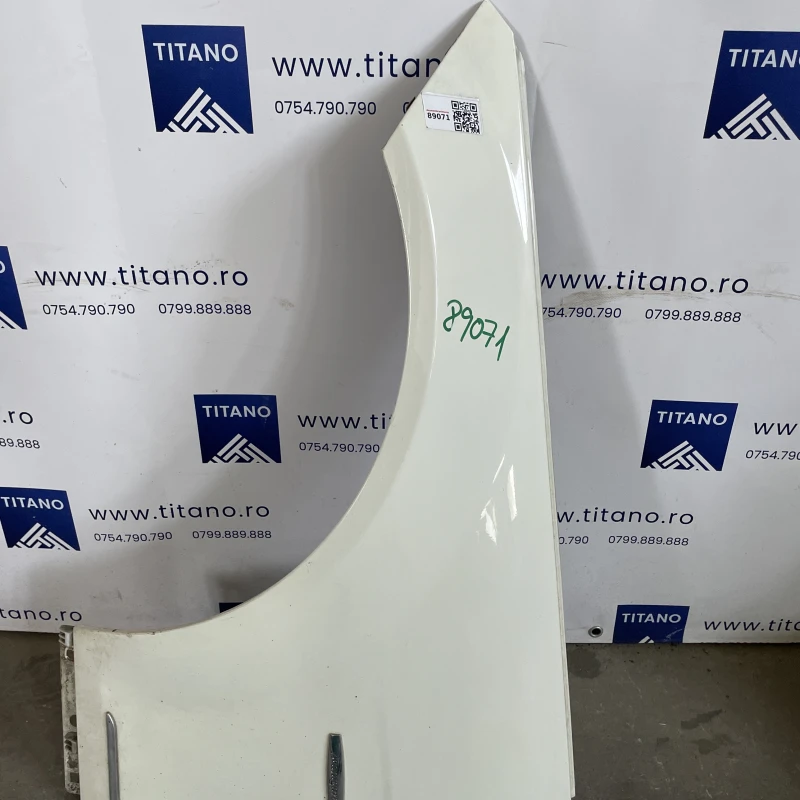 Aripa stanga fata Mercedes-Benz 