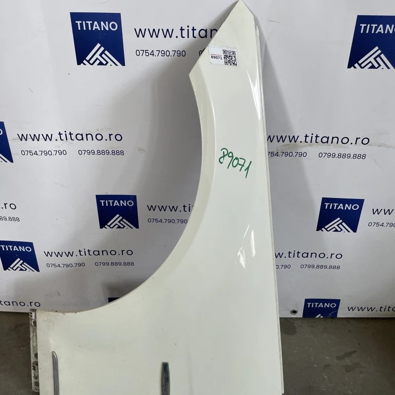 Aripa stanga fata / Mercedes-Benz C Class W204 2010 / Caroserie, oglinzi si faruri