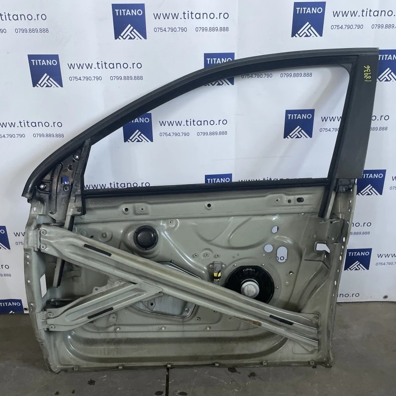 Usa stanga fata / Volkswagen Golf MK6 2010 / Caroserie, oglinzi si faruri