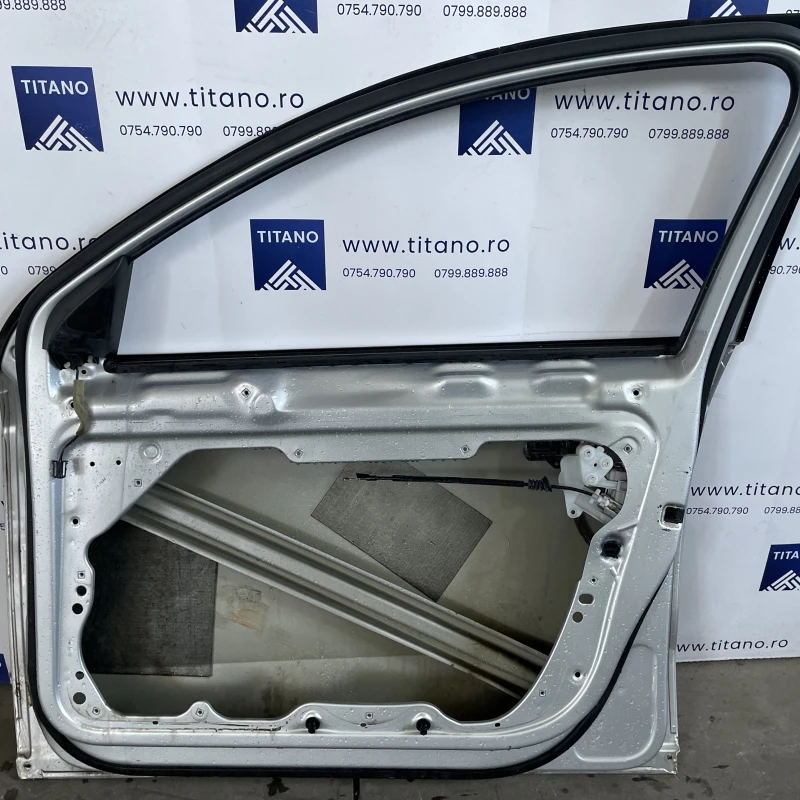 Usa dreapta fata / Volkswagen Passat B7 2011 / Caroserie, oglinzi si faruri