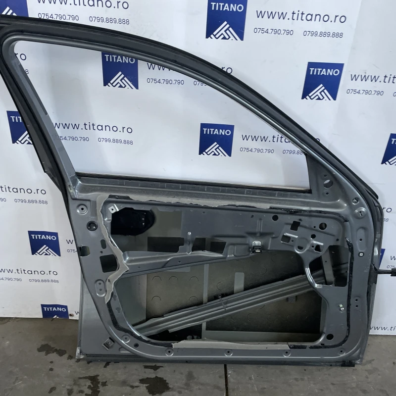 Usa stanga fata / BMW Seria 5 E61 2009 / Caroserie, oglinzi si faruri