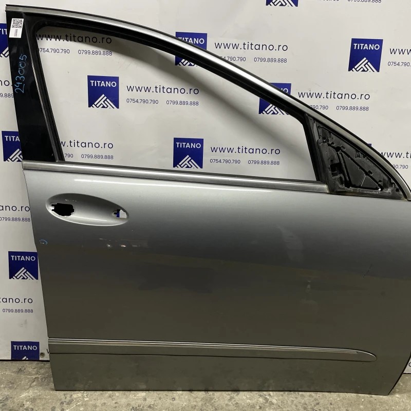 Usa dreapta fata / Mercedes-Benz R Class W251 facelift 2011 / Caroserie, oglinzi si faruri
