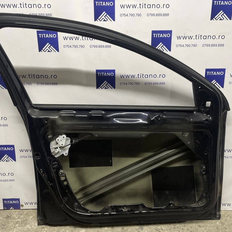 Usa stanga fata / Volkswagen Passat B7 2012 / Caroserie, oglinzi si faruri