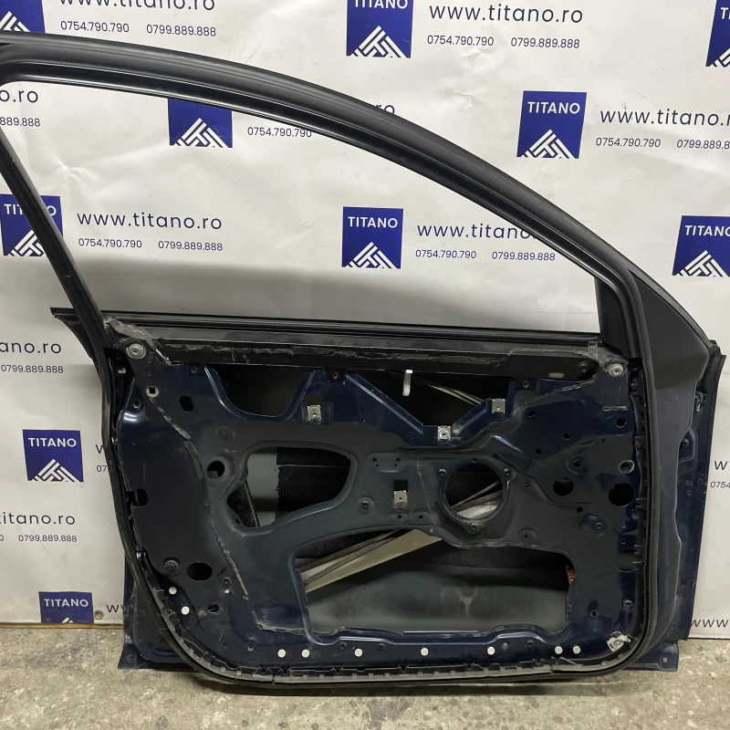 Usa stanga fata / Audi A6 C6 2008 / Caroserie, oglinzi si faruri