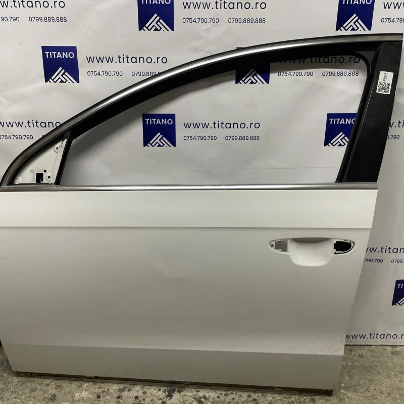 Usa stanga fata / Volkswagen Passat B7 2013 / Caroserie, oglinzi si faruri