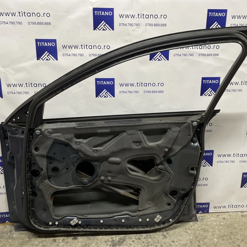 Usa dreapta fata / Audi A6 C6 2008 / Caroserie, oglinzi si faruri