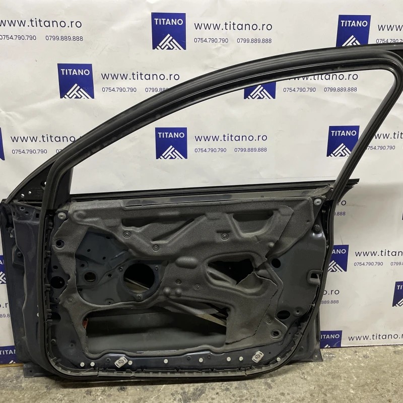 Usa dreapta fata / Audi A6 C6 2008 / Caroserie, oglinzi si faruri