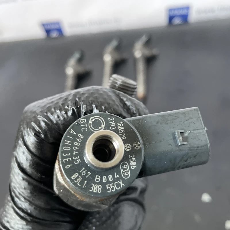 Injector / Volkswagen Passat B7 2013 / Motor, racire si evacuare