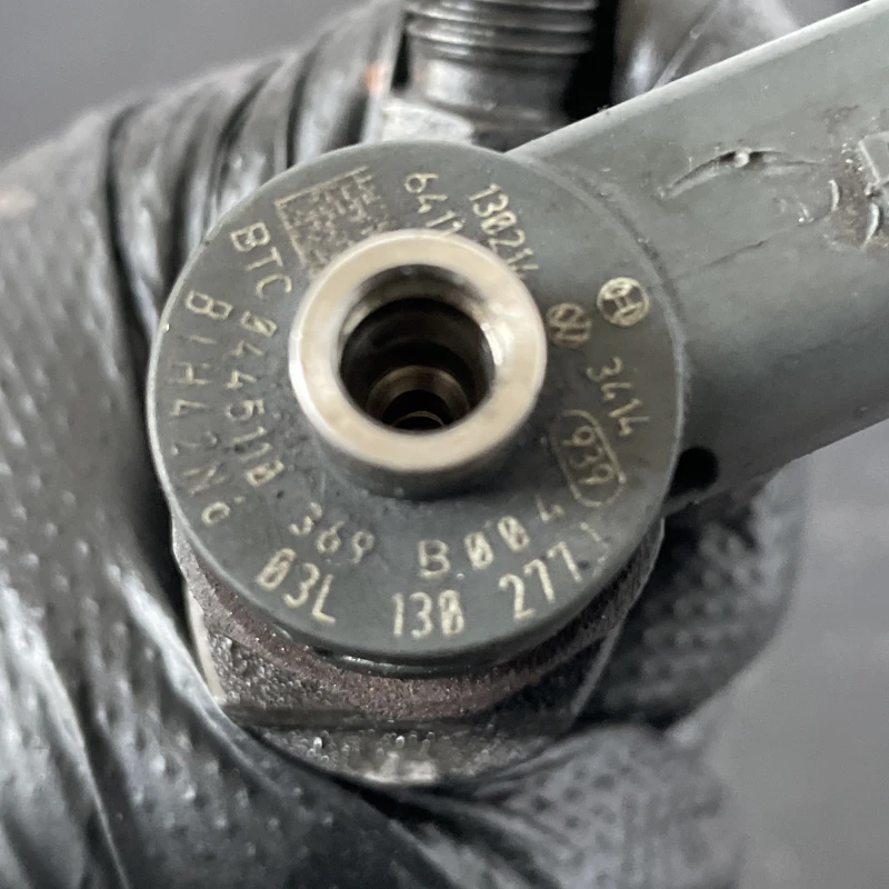 Injector / Volkswagen Passat B7 2013 / Motor, racire si evacuare