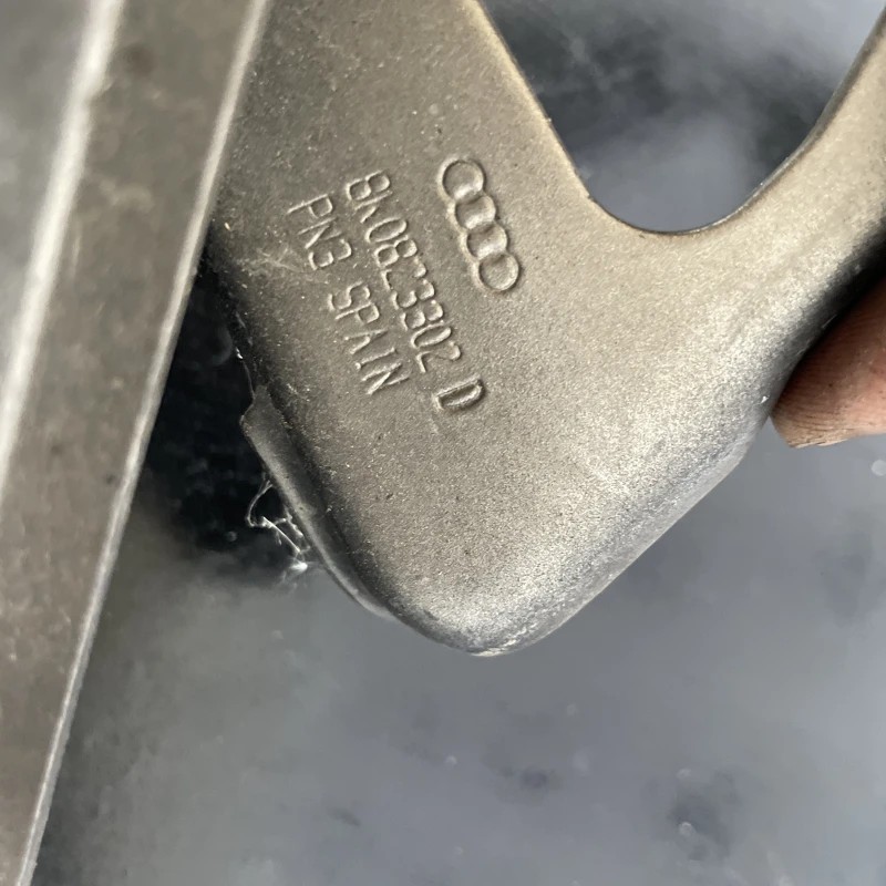 Balamale capota / Audi A4 B8 2011 / Caroserie, oglinzi si faruri