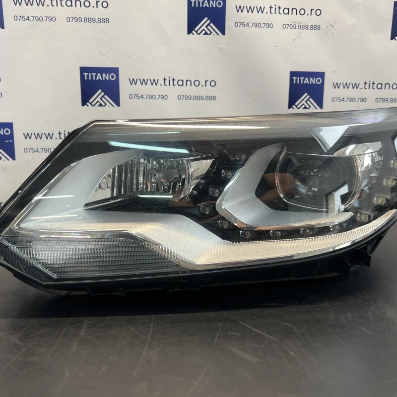 Far stanga xenon Volkswagen Tiguan 5N facelift 2012