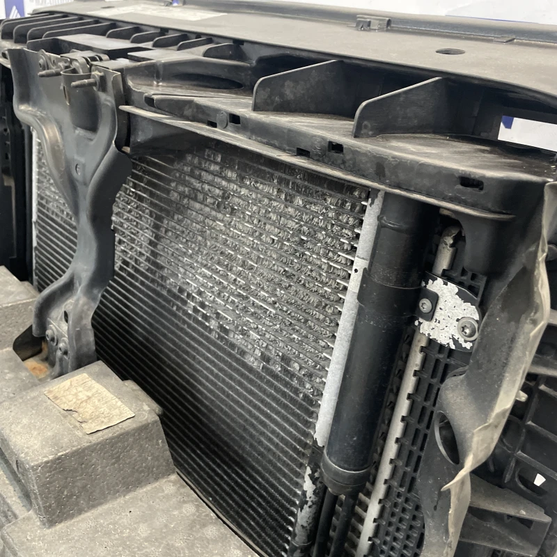 Trager complet / Volkswagen Tiguan 5N facelift 2012 / Caroserie, oglinzi si faruri