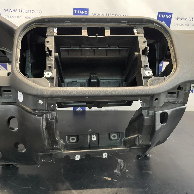 Plansa bord / Volkswagen Tiguan 5N facelift 2012 / Interior
