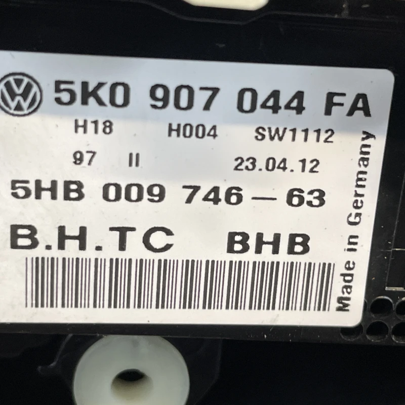 Panou climatronic / Volkswagen Tiguan 5N facelift 2012 / Climatizare