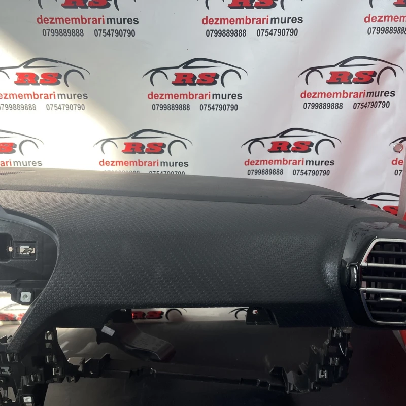 Plansa bord / Citroën C4 Cactus 2015 / Interior