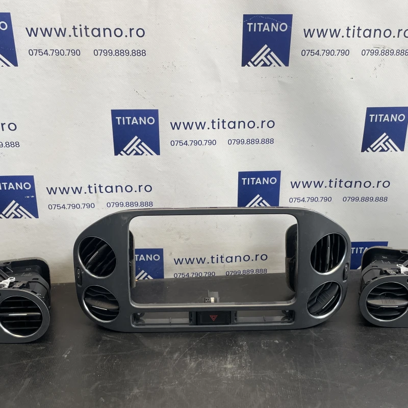 Grila aer bord Volkswagen Tiguan 5N facelift 2012
