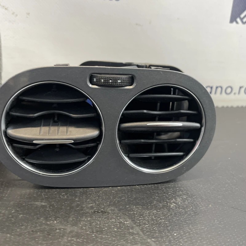 Grila aer bord / Volkswagen Tiguan 5N facelift 2012 / Interior
